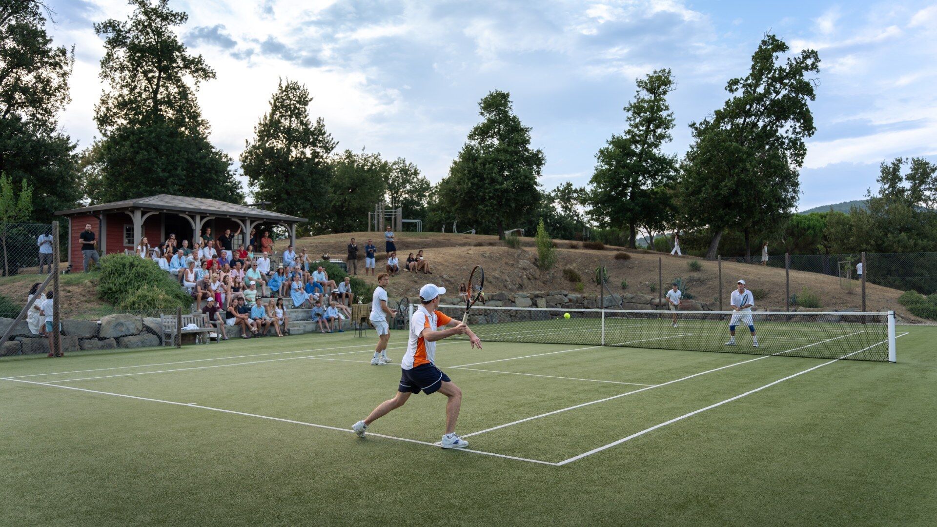 Landing tennis